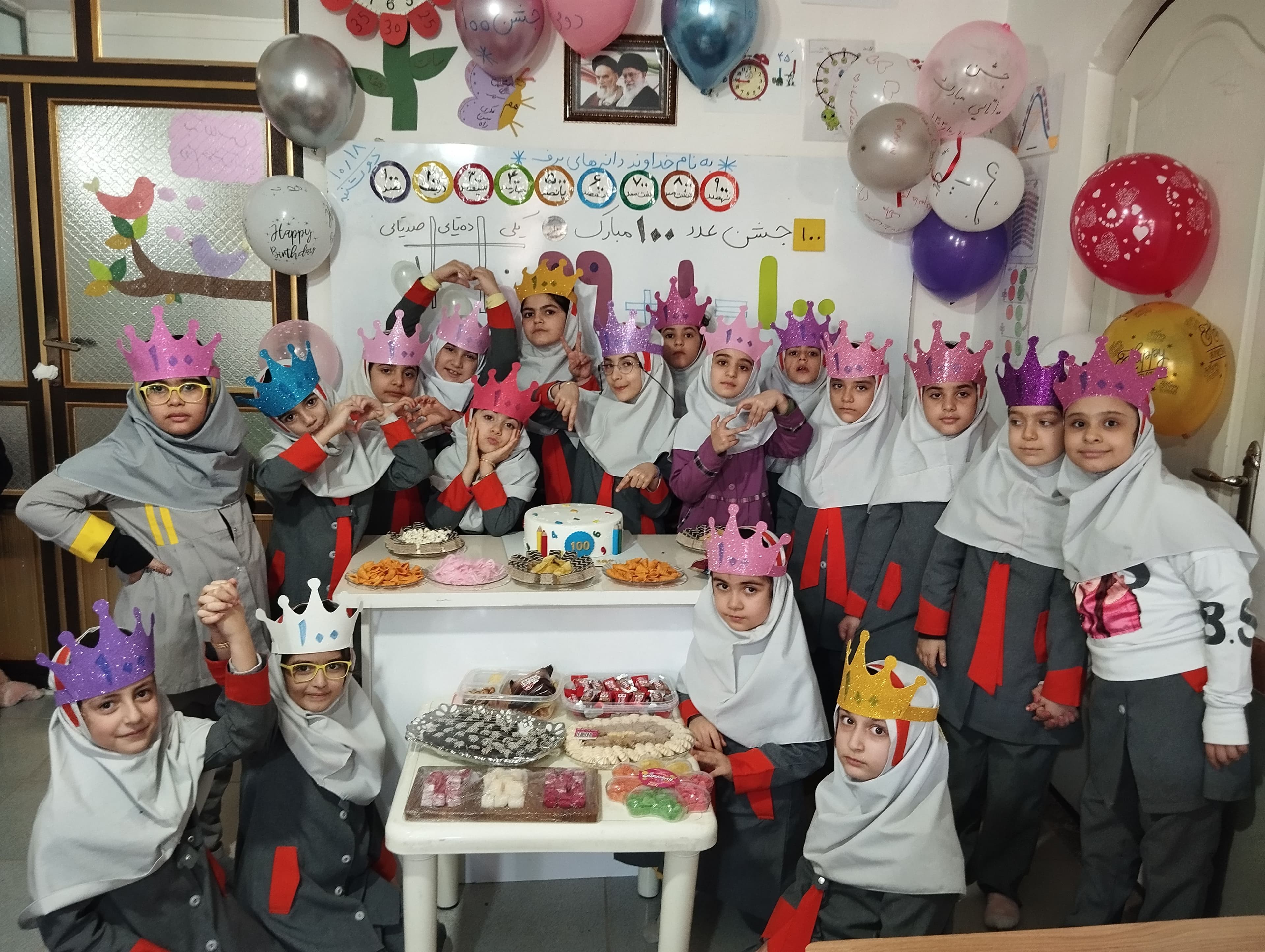 جشن عدد ۱۰۰ کلاس دومی ها